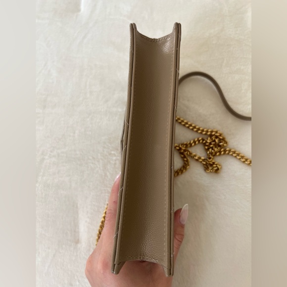 YSL Cassandre WOC - Picture 5 of 13